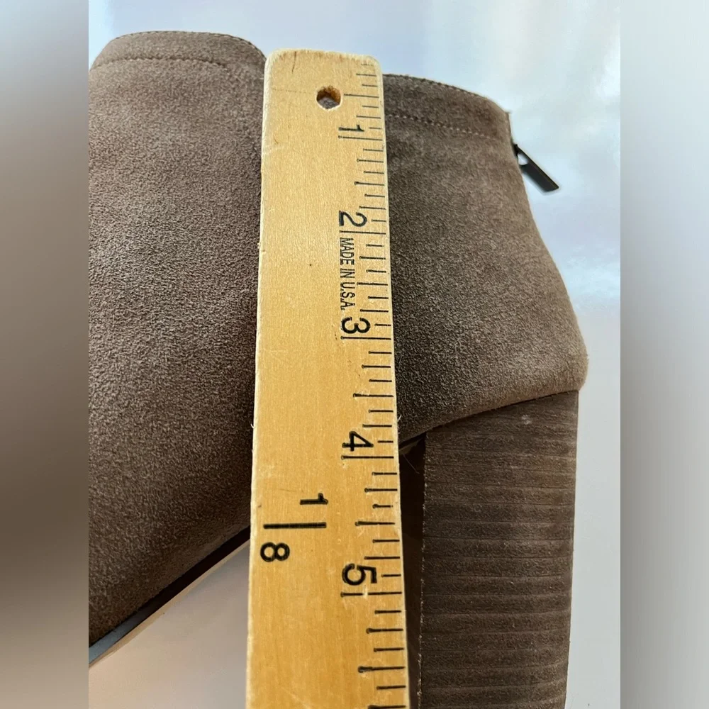 Lord &‎ Taylor 424 Fifth Taupe Suede Booties Sz. 10